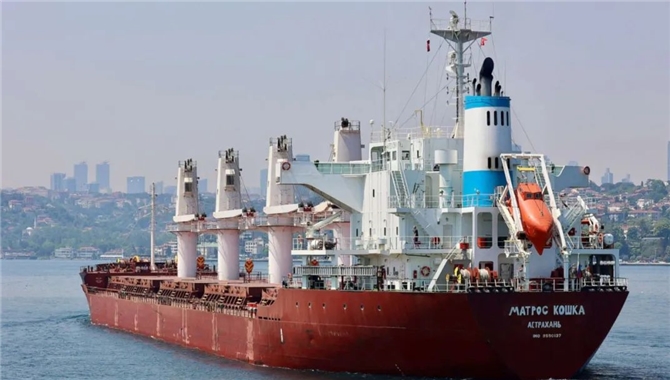 乌克兰运粮船终于要开航，安全公司提醒