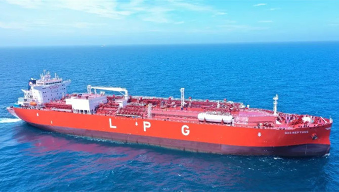 Jiangnan Shipyard delivered a 93,000 m3 VLGC to Sou