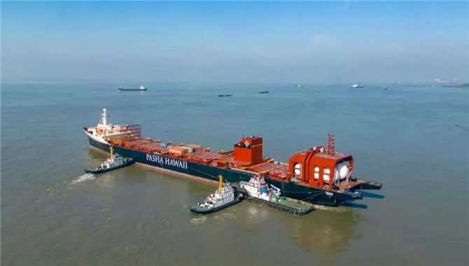 44岁集装箱船在中国改造两年半，重回美