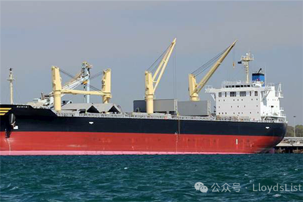 索马里海盗威胁升级，孟加拉旗散货船