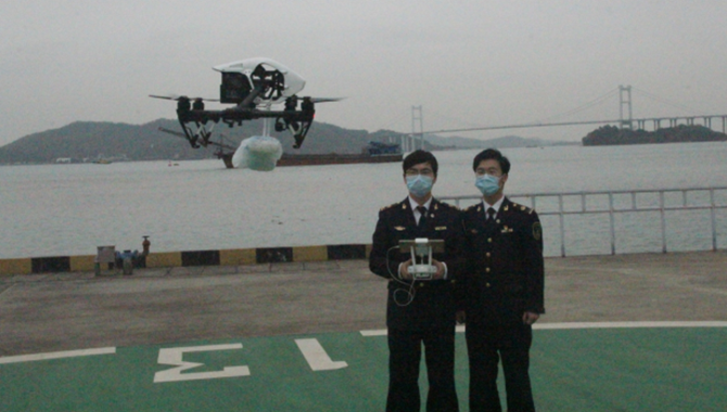 广州南沙海事处无人机“空投”口罩助力