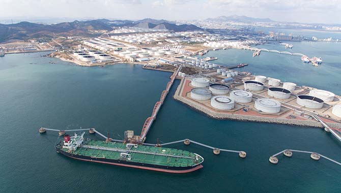 大连港前7个月原油中转量同比增长5.4%