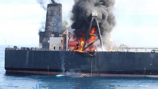 海军设法扑灭大火，一名海员确认死亡