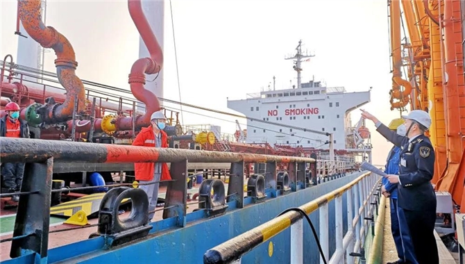 中国籍船员有16.9%在舟山换班