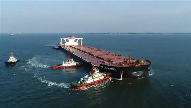 华南沿海港口第一个40万吨散货码头重载