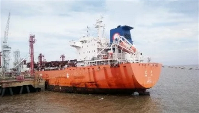 目的港为印度的中国船员求援，上海金山