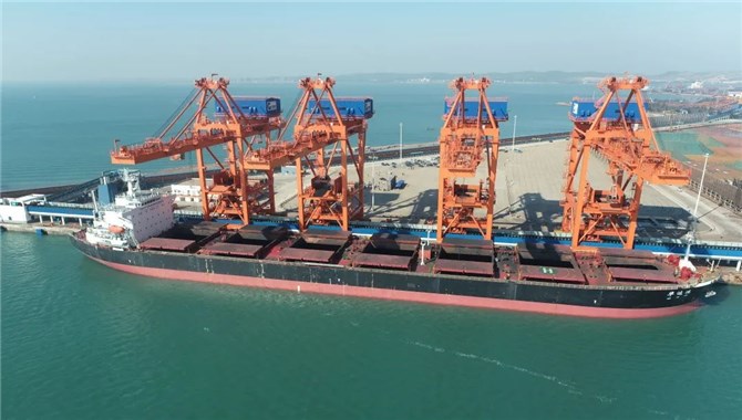 北部湾港第3个正式投产运营20万吨级泊位