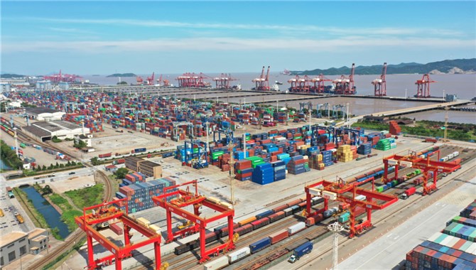 数据公开：宁波舟山港连续第三年实现年