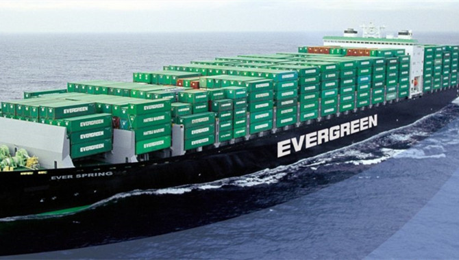 Evergreen announced to give 40 months' wages year-e