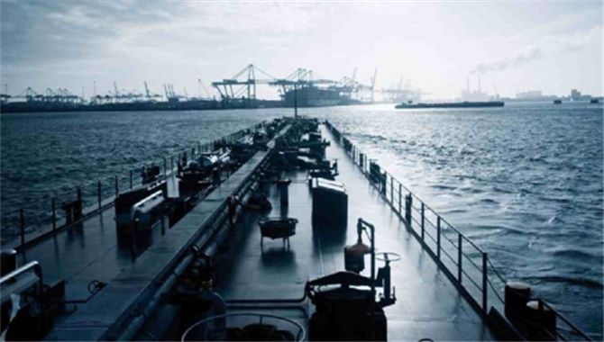 东南亚40%以上的航运污染与新加坡的燃油