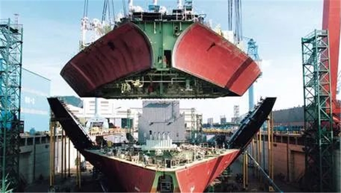 集装箱船撤单风险增加，中国船厂应提早