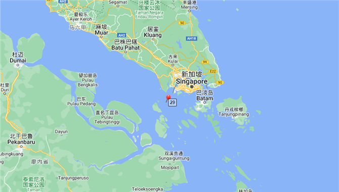 新加坡海峡一艘散货船被持械登船