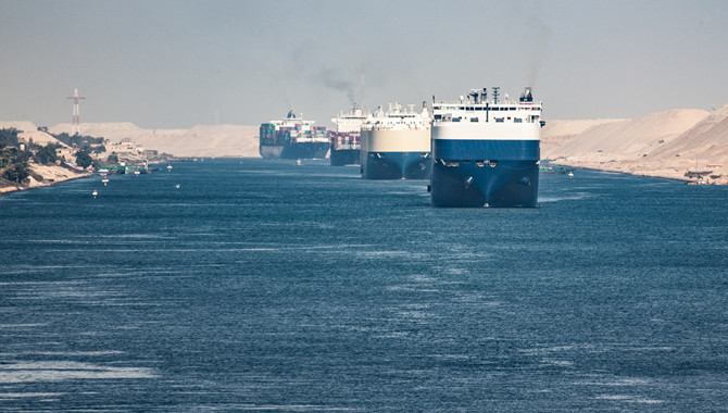 Suez Canal authority to raise transit fees by 15% i