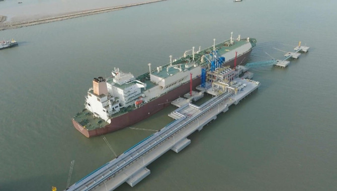 China's largest LNG storage base starts operation
