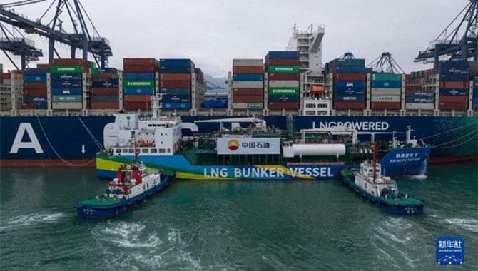 CNPC realizes "ship to ship" LNG bunkerin