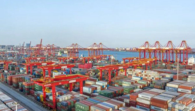 Shandong ports in full swing during Spring Festival