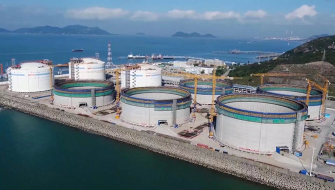 S. China's largest LNG storage station completes ne
