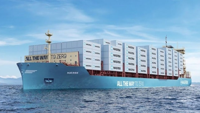 Maersk Unveils Pioneering First Methanol-Fueled Con