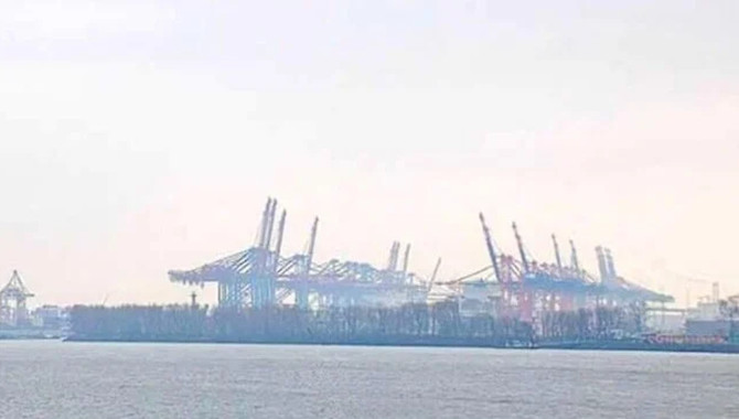 Hamburg Port and Elbe Closed as Pilot Boats Join Pu