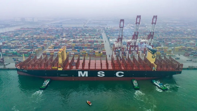 超震撼！全球最大的超大型集装箱船舶首