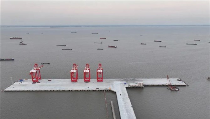 上海港罗泾港区集装箱码头改造工程即将