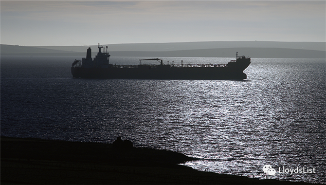 影子船队巩固在俄油运输中的主导地位