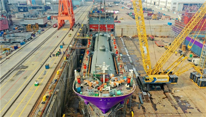 大连造船全球首制7500立方米液态二氧化碳
