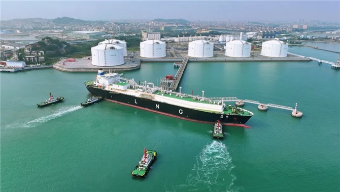 中国海油首单船舶跨境人民币融资落地