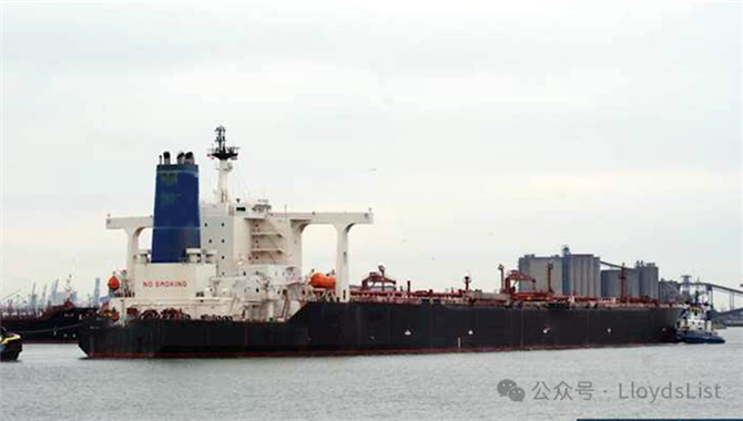 为规避红海风险，首批俄油被装上VLCC前往