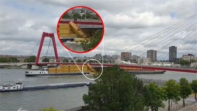 集装箱船撞上鹿特丹大桥并被困，多个集