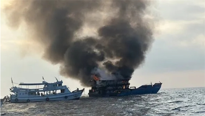 突发！泰国108人游船起火