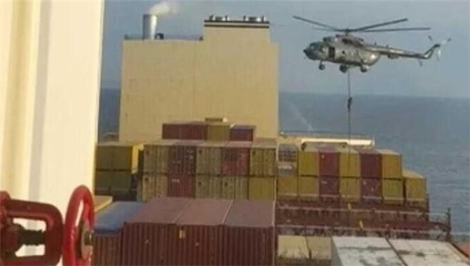 突发！报复开始，15000TEU大船被伊朗扣押
