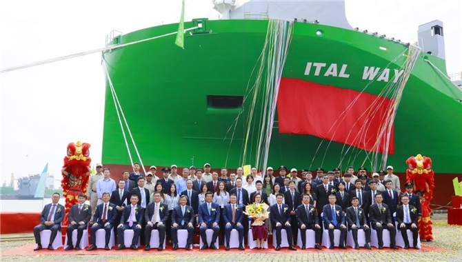 长荣项目2300TEU系列首制船命名，合作共赢