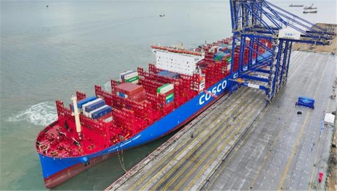 “中远海运洋浦”轮首航海南洋浦并完成
