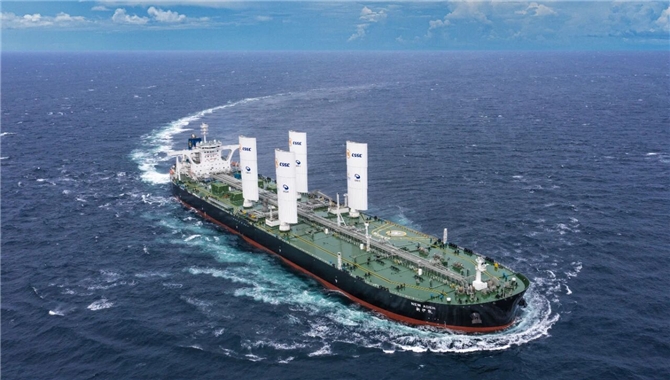 招商轮船：三季度净利同比增长34.8%，油运与箱运双轮驱动业绩