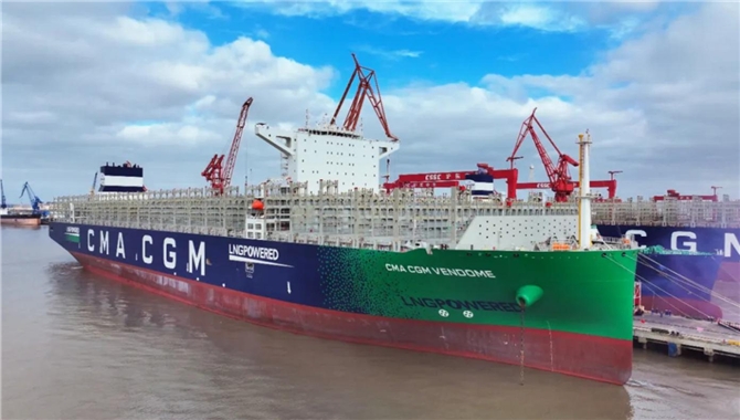 太牛了！提前8个半月交付！沪东中华建成