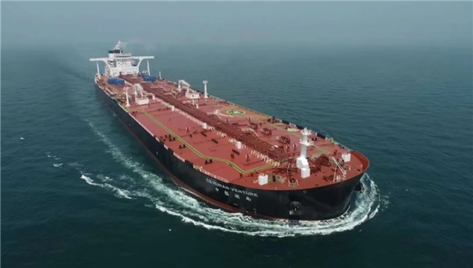 供应宽松叠加地缘溢价，2025–2026年原油