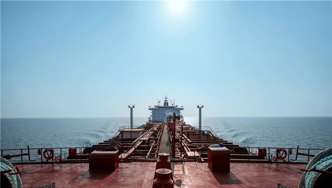 知名航运公司连续卖出干散货+油轮！却不断增加这种船型运力