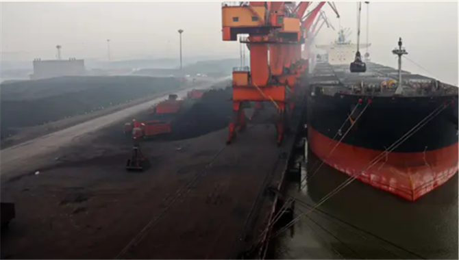 中国海运煤炭进口量下降10%，未来仍有进