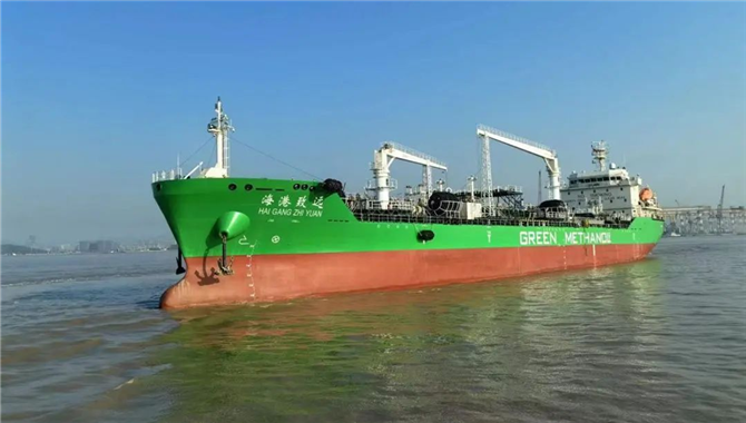 “中燃绿能85”轮吉水，中国现役甲醇加
