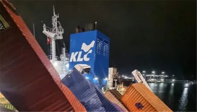 突发！赫伯罗特23000TEU集装箱落箱砸到L