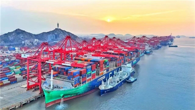 上海海事局全力推进国际航运绿色燃料加