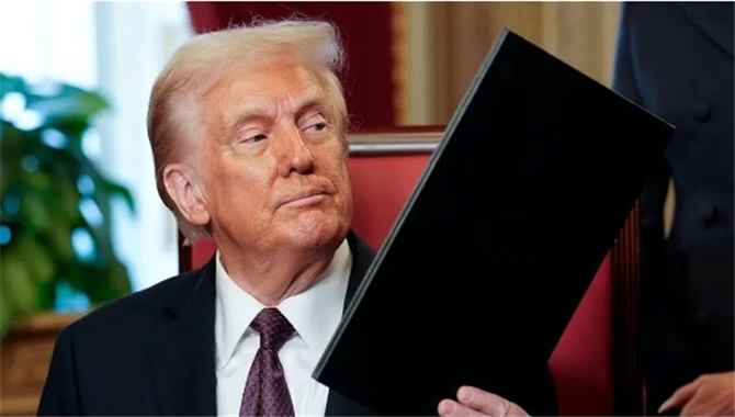 特朗普：计划对所有外国建造船舶收费