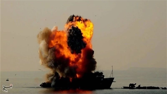 多次无视警告，一艘油轮想进入霍尔木兹