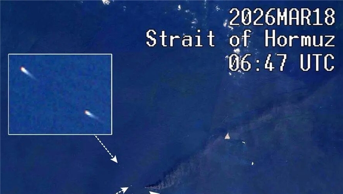 刚刚！又一艘船，被炮弹击中！