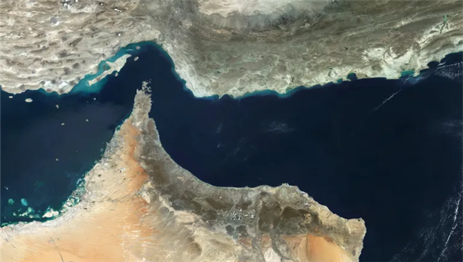 美伊边放狠话，边出停火方案，霍