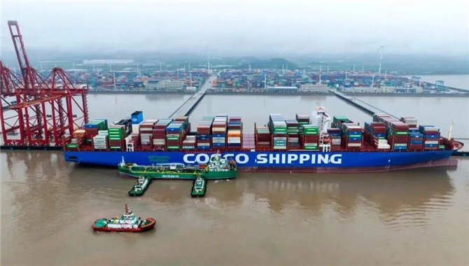 中国船燃完成宁波港首次船对船绿色甲醇