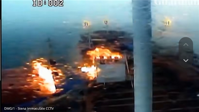 美国油轮被撞起火爆炸，撞船船长被判